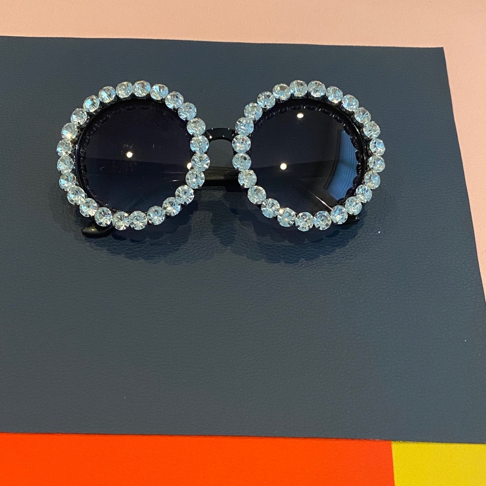Elegant Black Crystal-Embellished Sunglasses - Picture 2 of 5